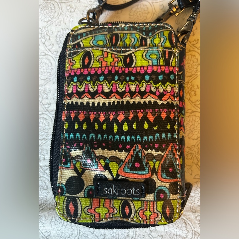 Sakroots Artist Circle wristlet, wallet, crossbody, smart phone carrier
